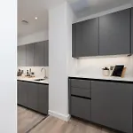 Apartment 48 Park Street