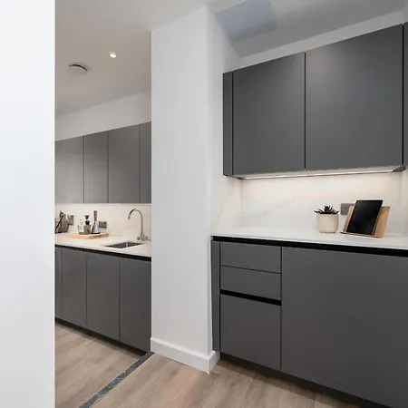 Apartment 48 Park Street