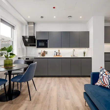 48 Park Street Apartment